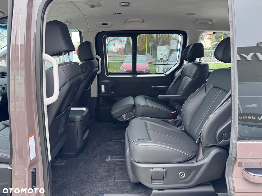 Hyundai Staria 1.6 T-GDI HEV Luxury - 14