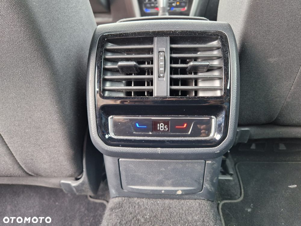 Volkswagen Passat Variant 2.0 TDI SCR DSG Business - 14