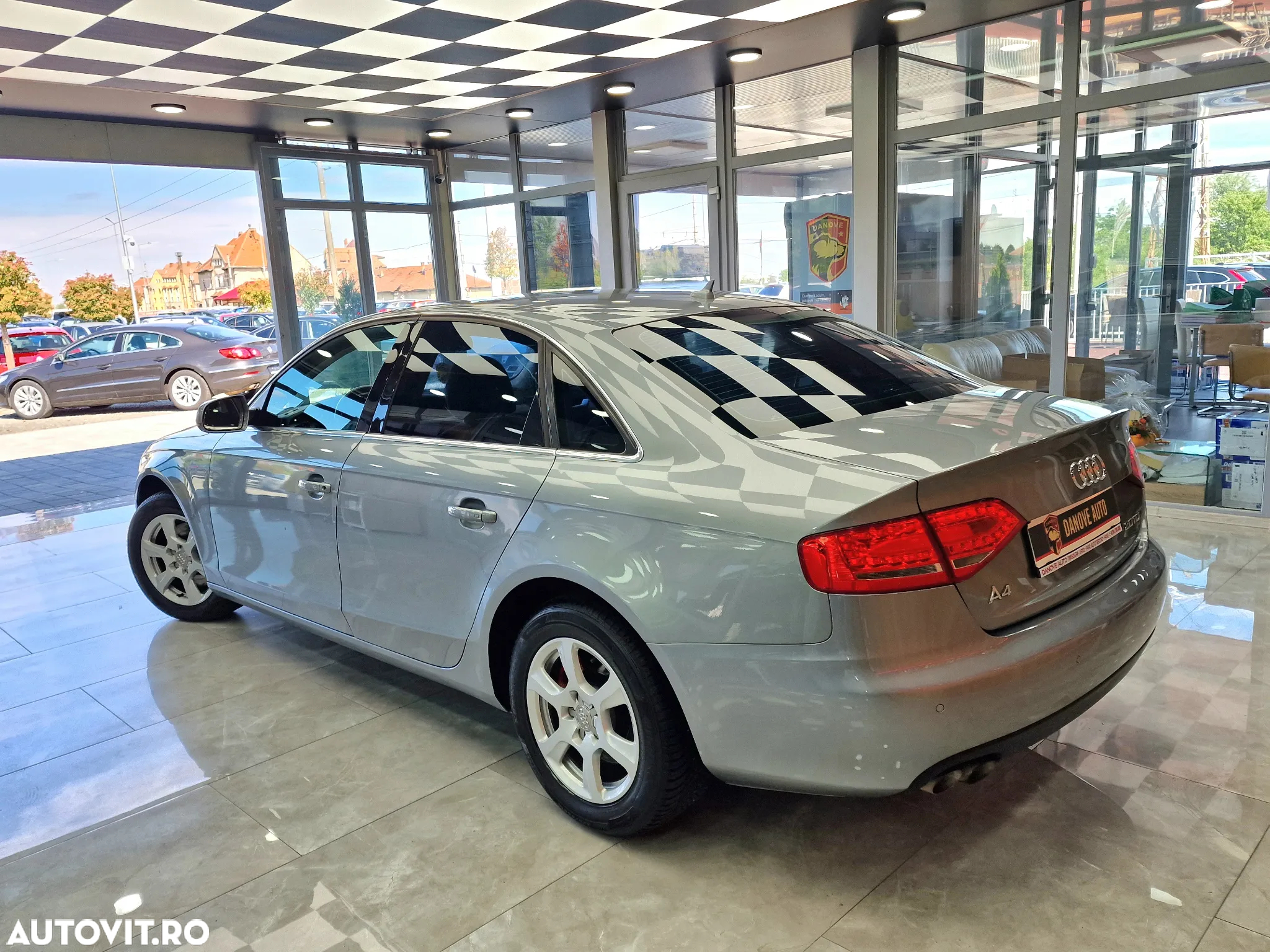Audi A4 2.0 TDI B8 - 11