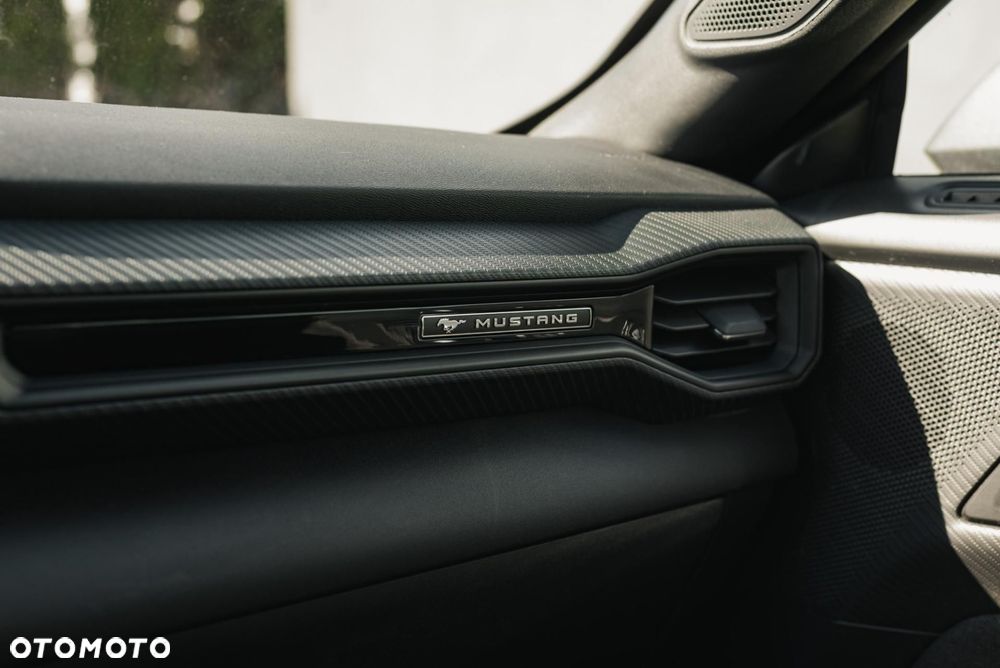 Ford Mustang - 28