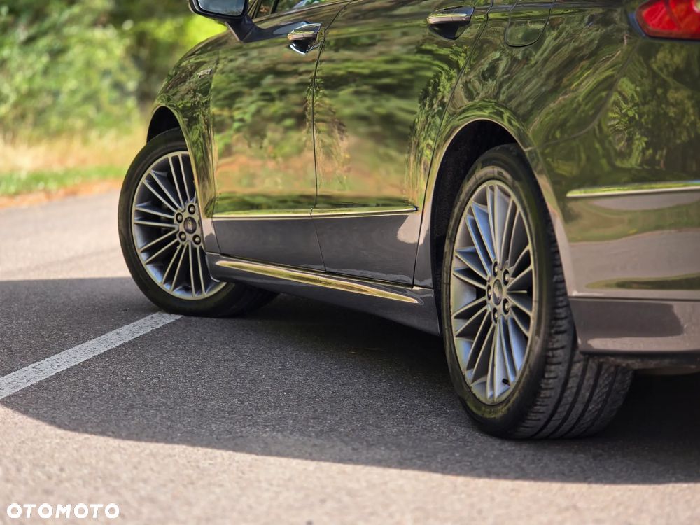 Ford Mondeo Vignale 2.0 Hybrid - 37