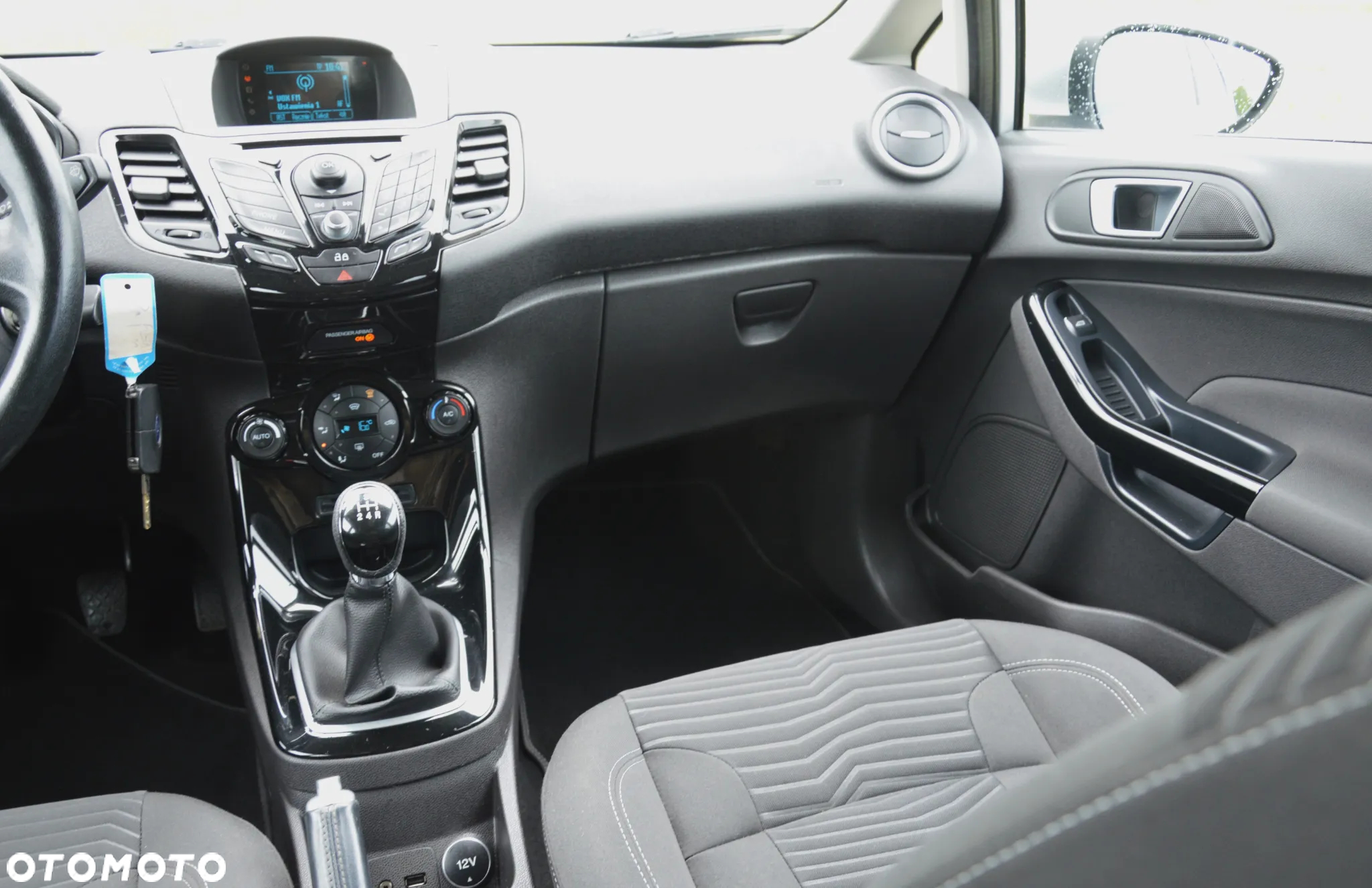 Ford Fiesta - 24