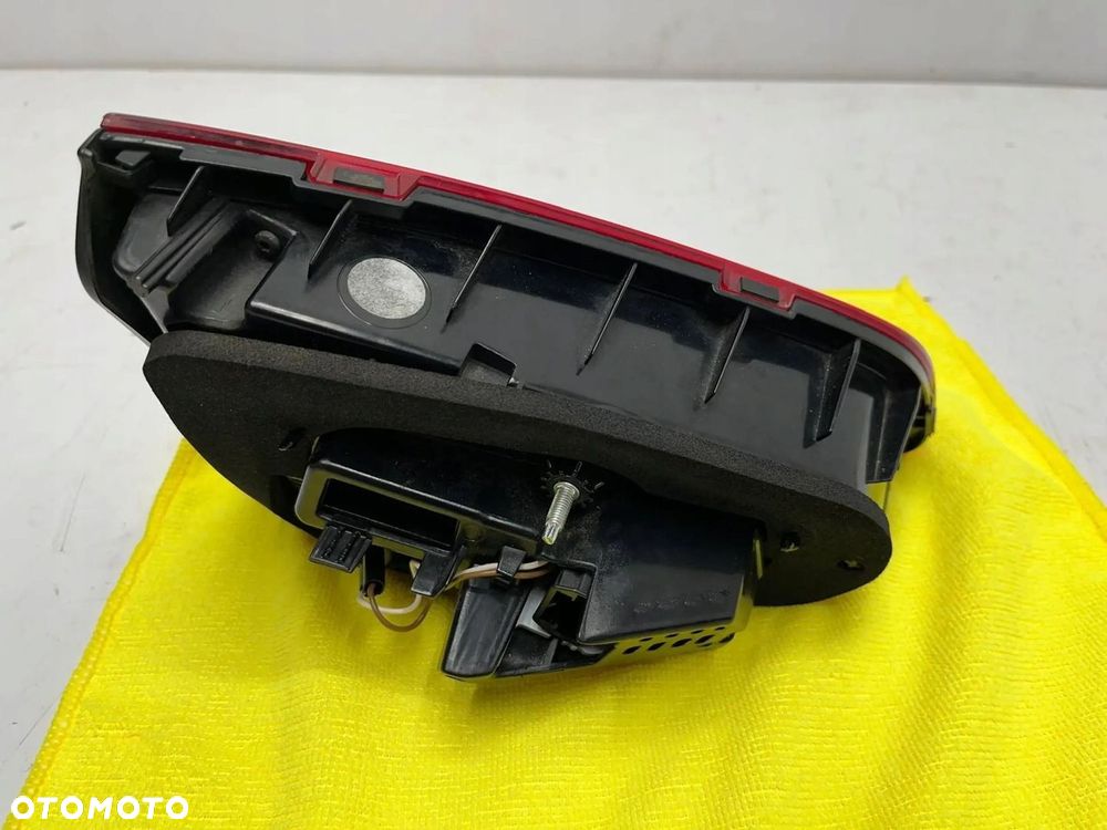 Volkswagen Golf VII HB Lampa w Klapę Prawa Tył Tylna 5G0945308F - 5