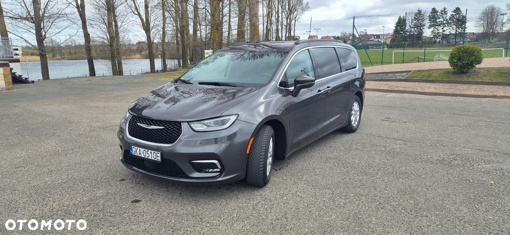 Chrysler Pacifica - 1