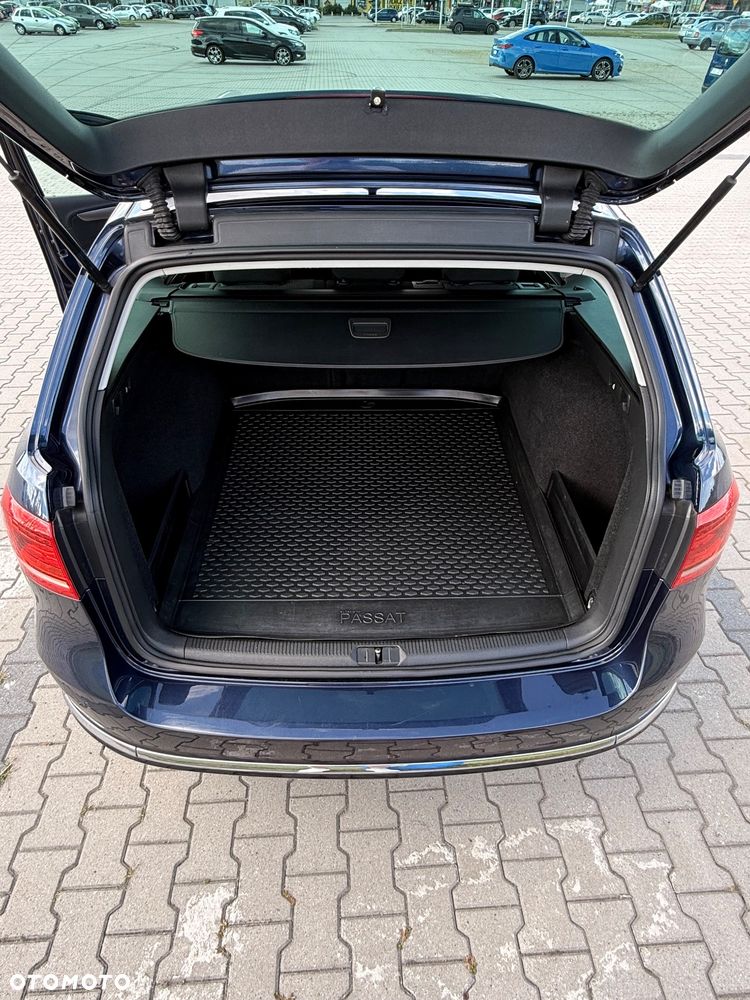 Volkswagen Passat 2.0 TDI Highline DSG - 26