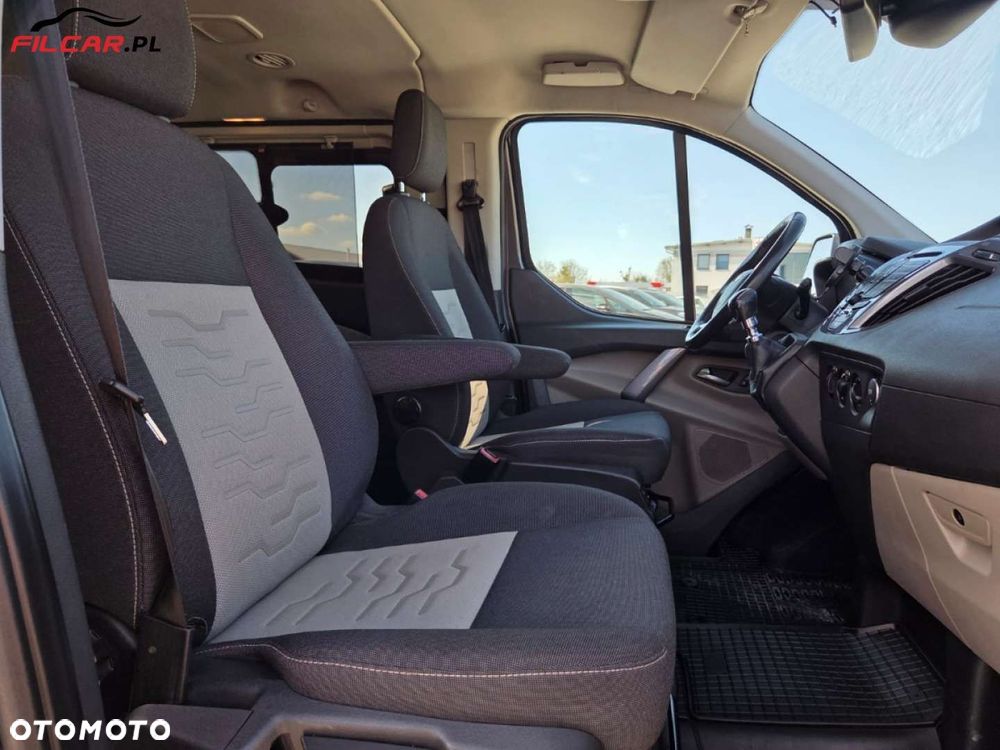 Ford Tourneo Custom - 20