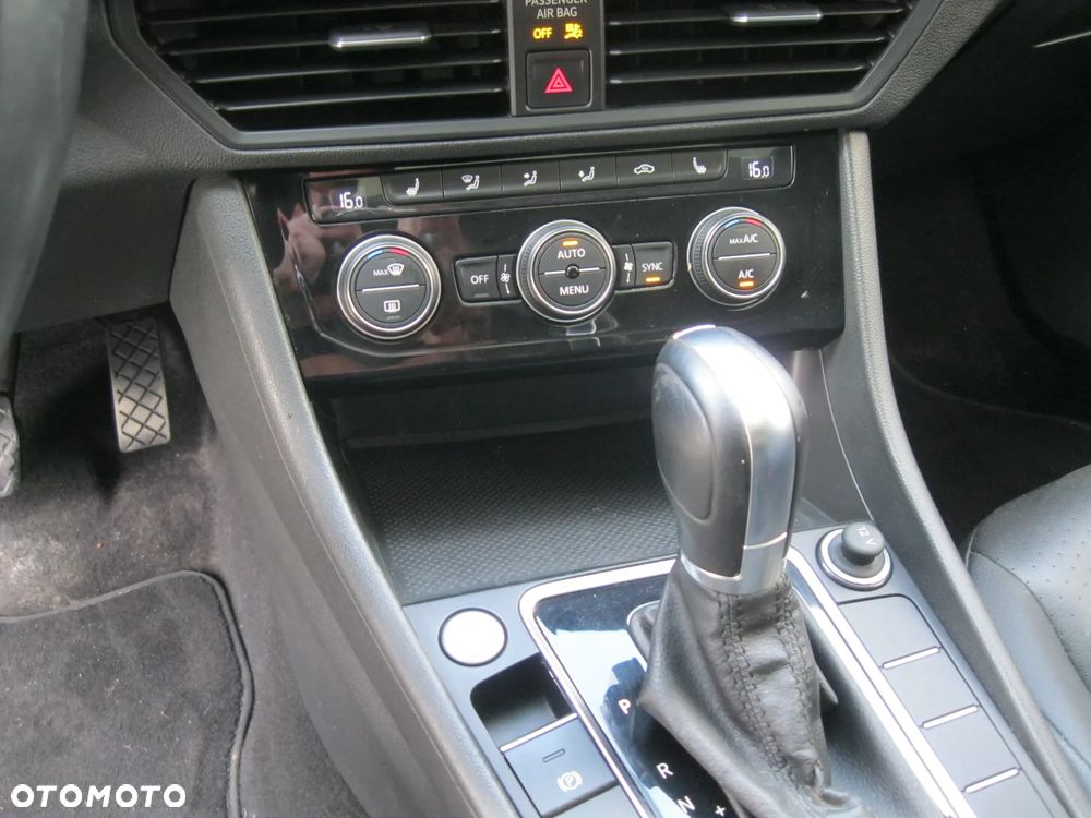 Volkswagen Jetta - 22