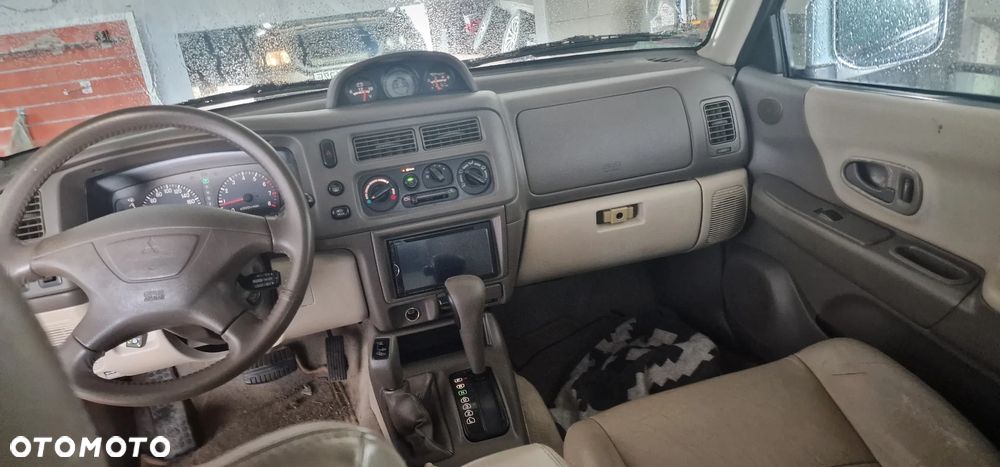Mitsubishi Pajero - 5