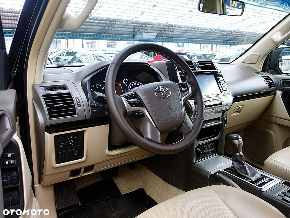 Toyota Land Cruiser - 19