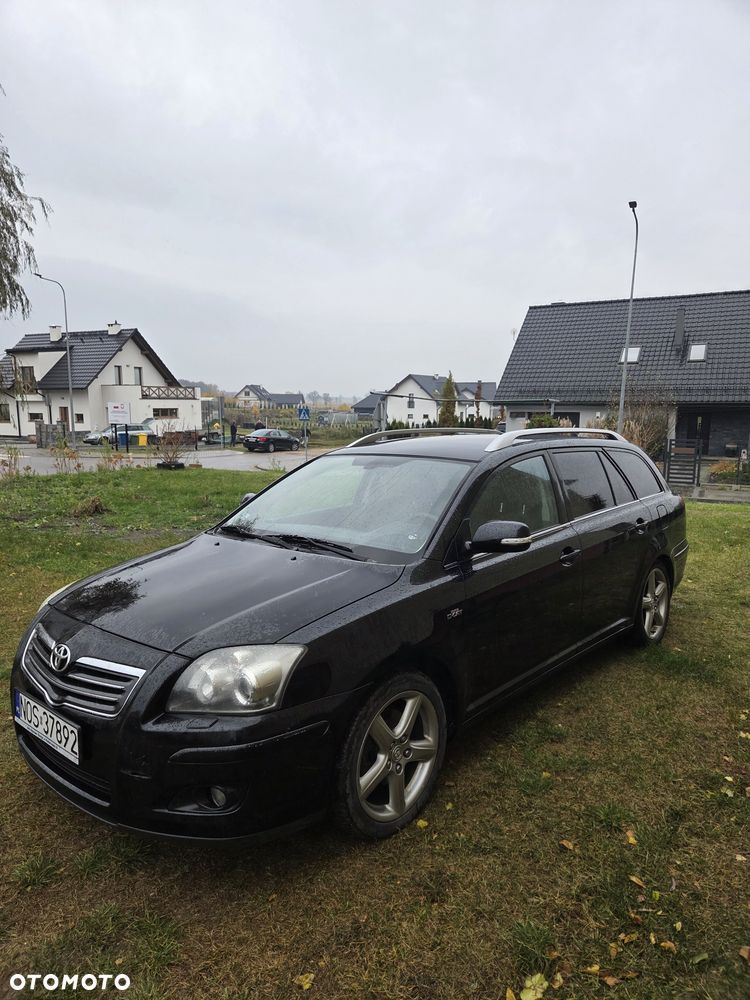 Toyota Avensis - 1