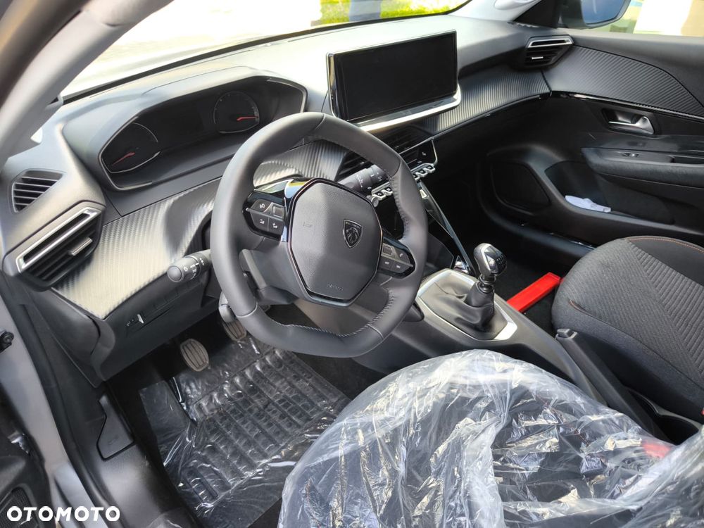 Peugeot 208 - 6