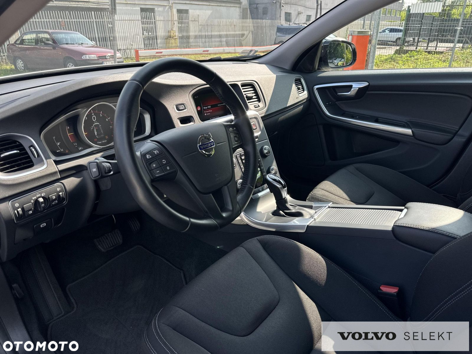 Volvo V60 Cross Country - 10