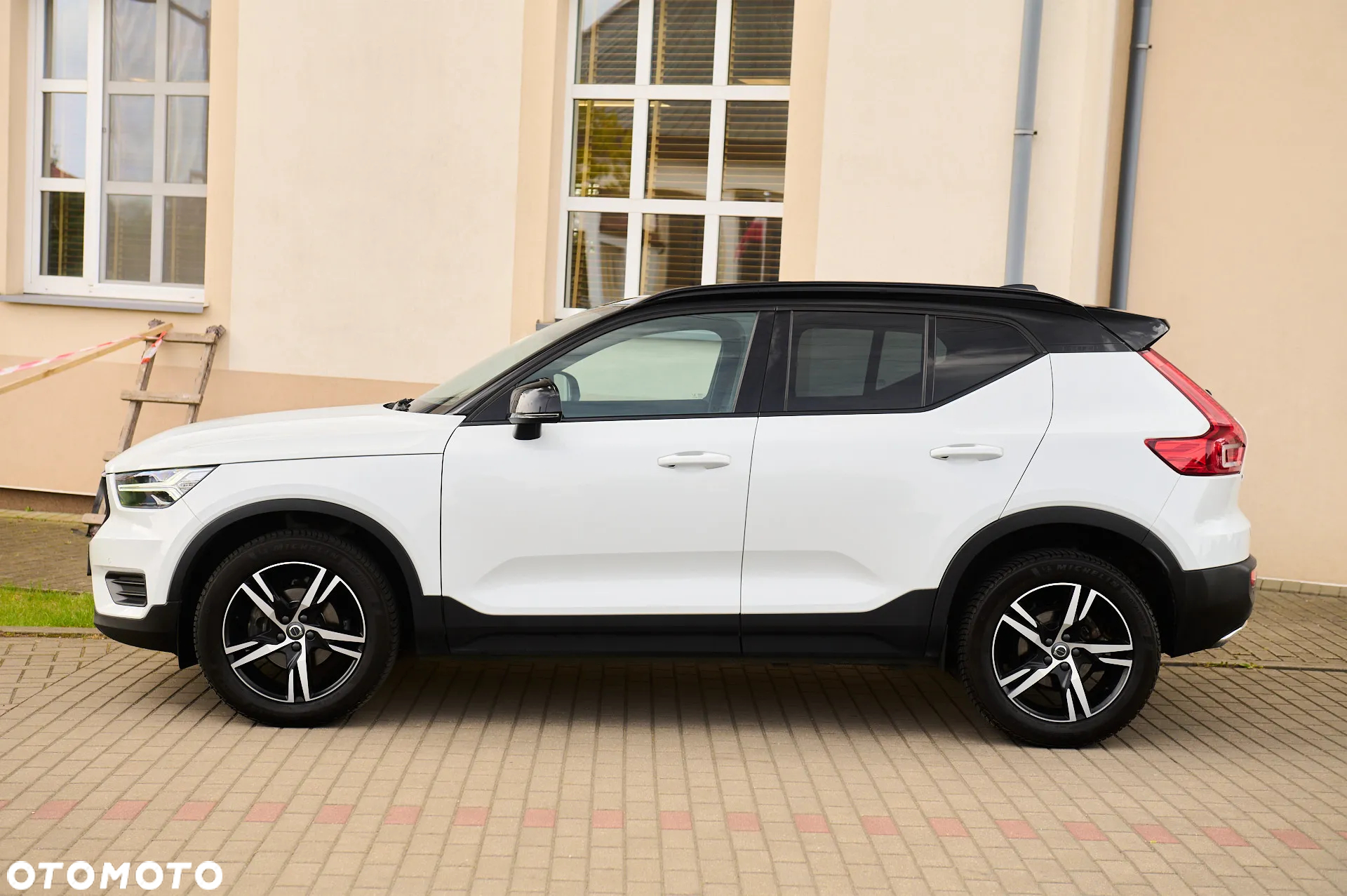 Volvo XC 40 T3 R-Design - 14