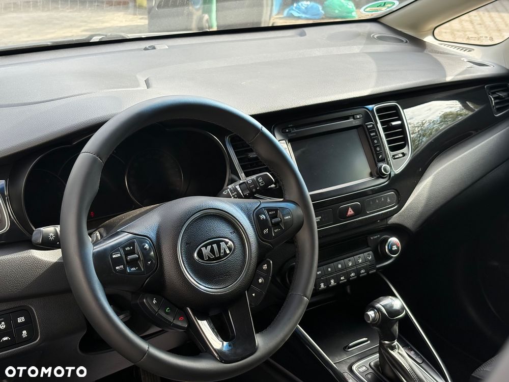 Kia Carens - 9