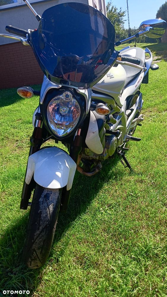 Suzuki Gladius - 5