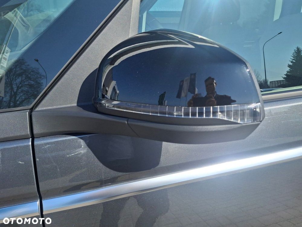 Volkswagen Multivan - 8