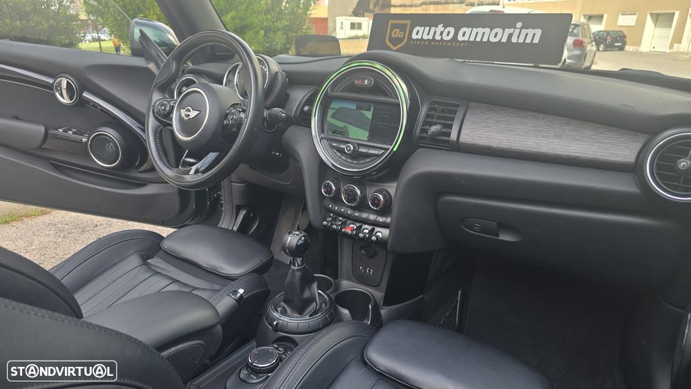 MINI Cabrio Cooper S Sidewalk - 29