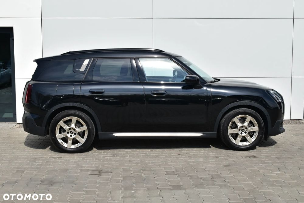 MINI Countryman SE ALL4 66.5kWh Linia Favoured - 3