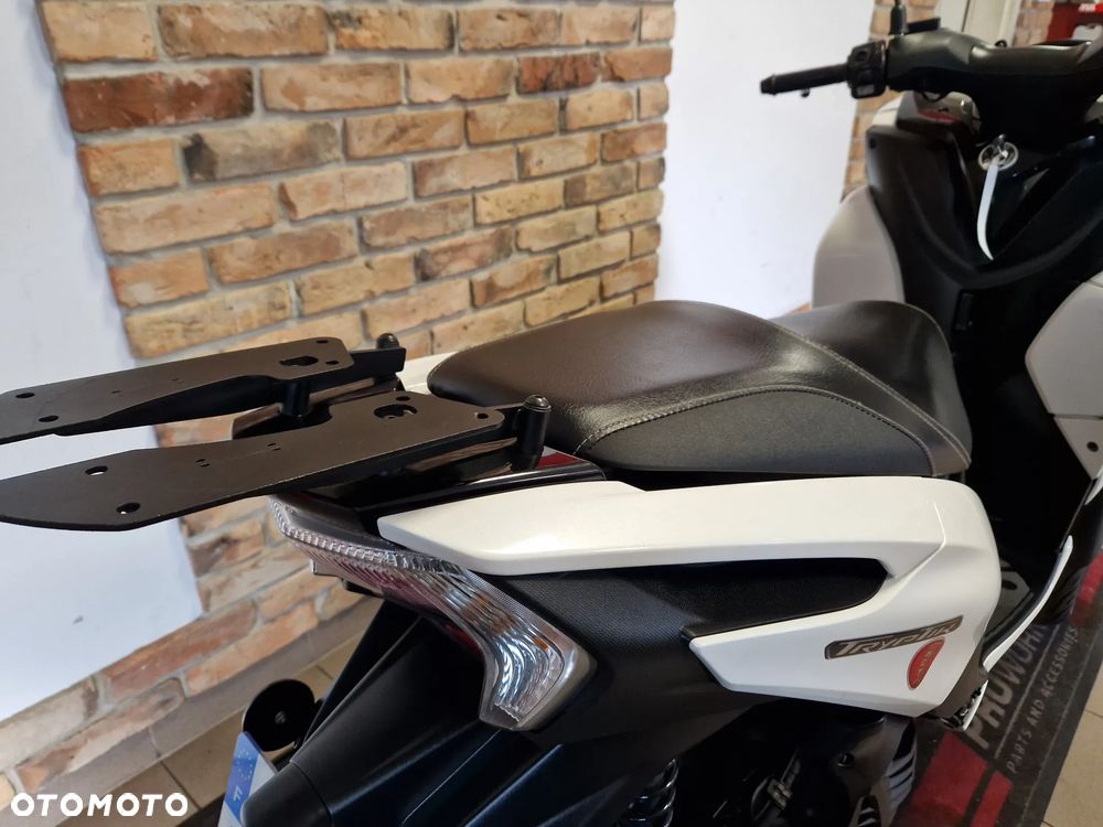 Yamaha Tricity - 27