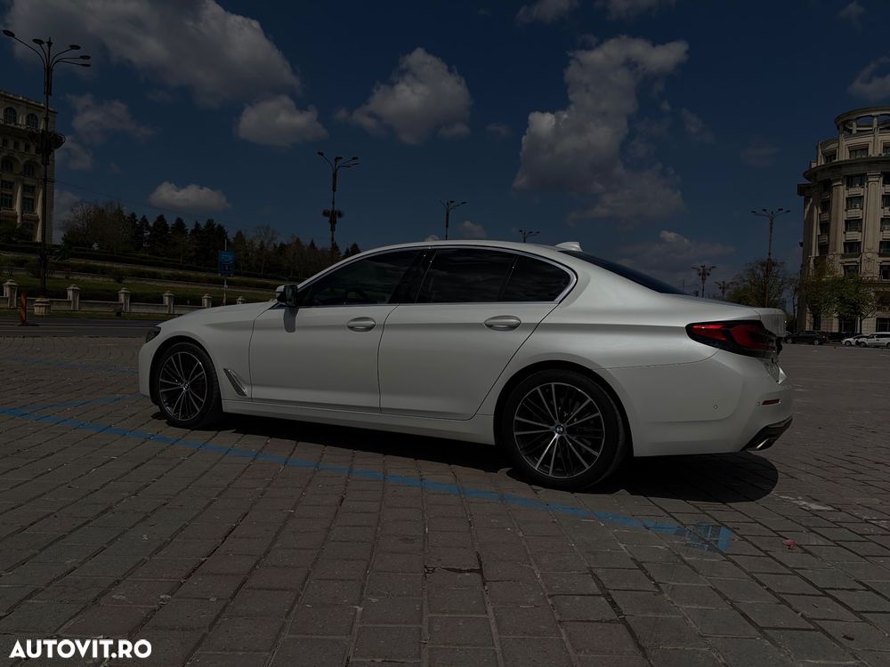 BMW Seria 5 530d xDrive AT MHEV - 15