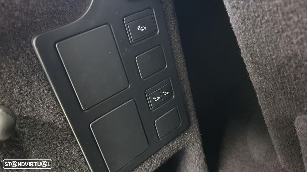Land Rover Discovery 2.0 SD4 HSE Luxury Auto — fotografia 16