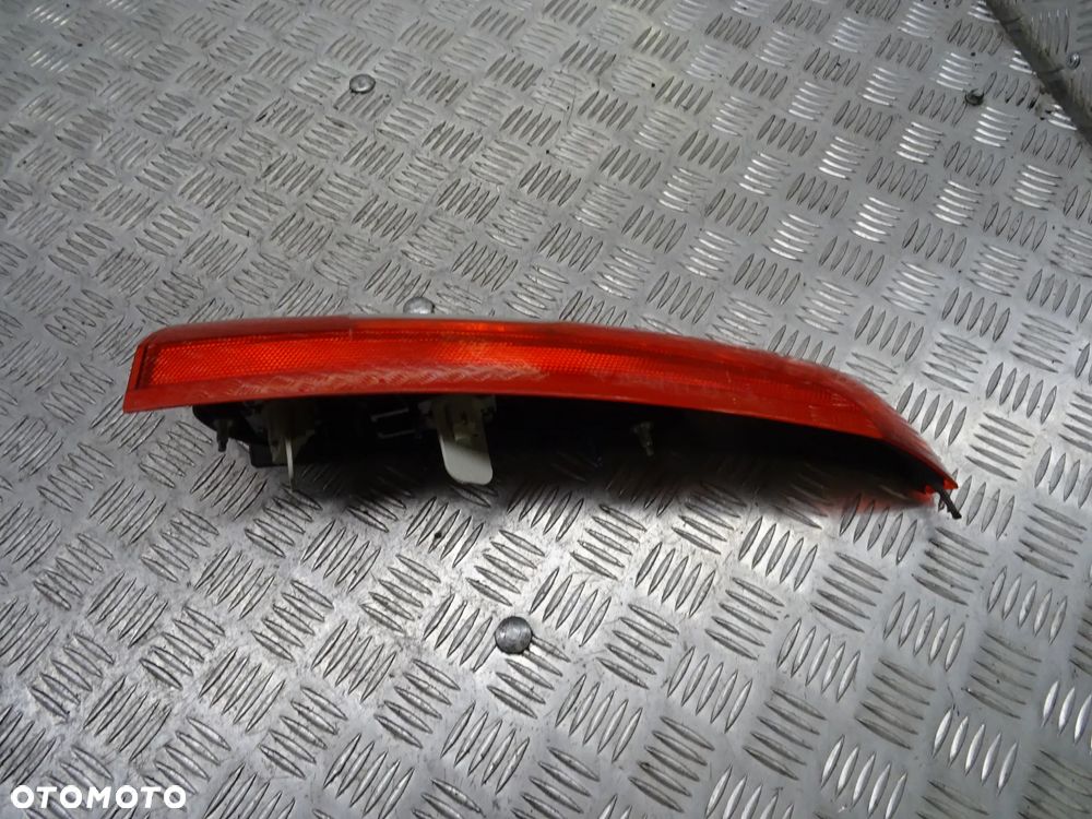 VOLVO XC70 01-07 2.5T 210KM  LAMPA TYŁ TYLNA PRAWA LEWA - 9