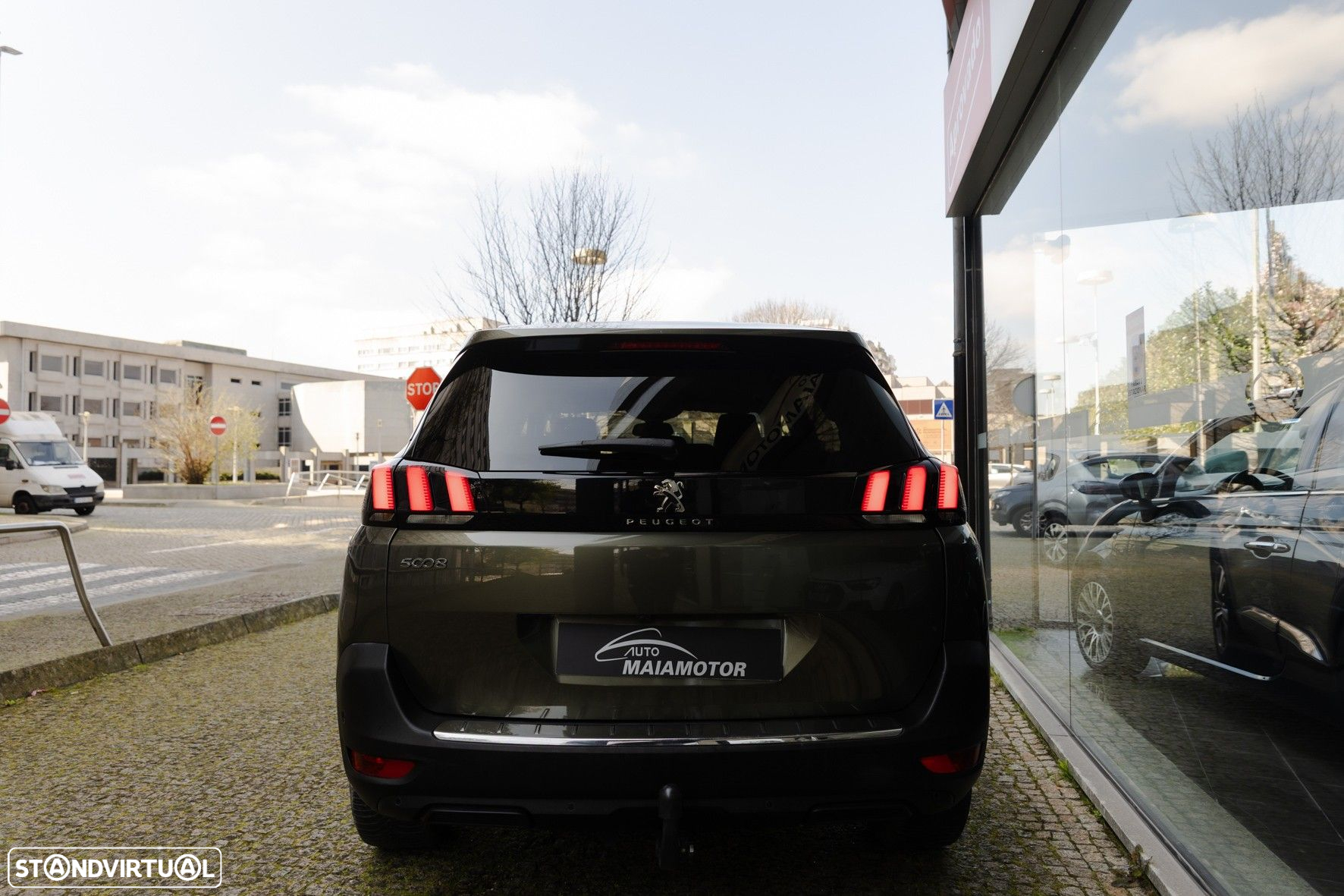 Peugeot 5008 1.2 PureTech Allure EAT8 - 23