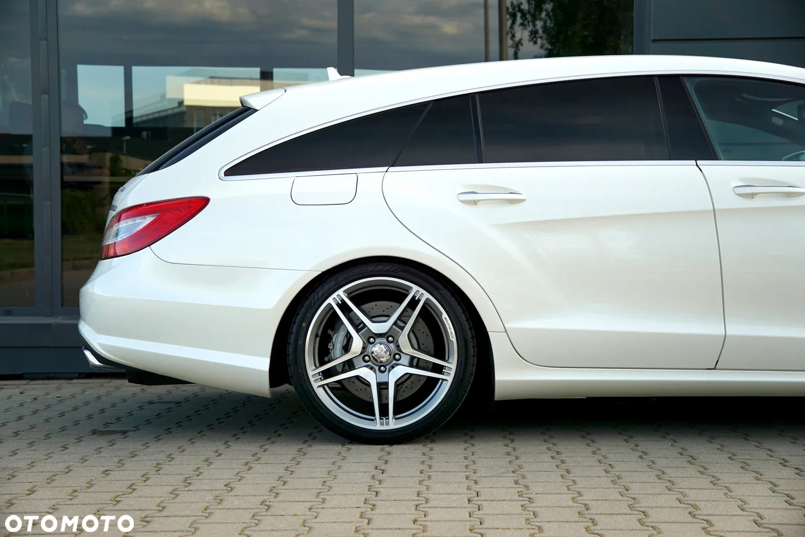 Mercedes-Benz CLS Shooting Brake 63 AMG AMG SPEEDSHIFT MCT Edition 1 - 12