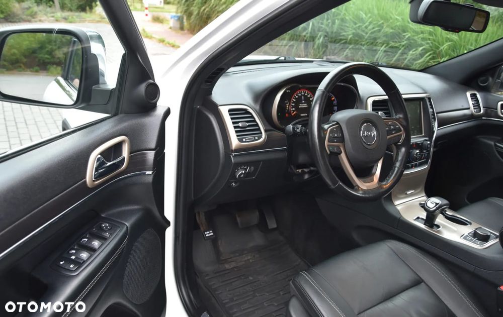 Jeep Grand Cherokee - 21
