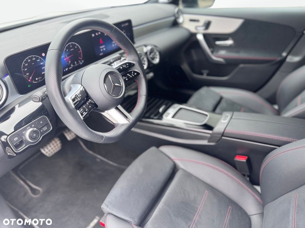 Mercedes-Benz Klasa A 220 d AMG Line 8G-DCT - 11