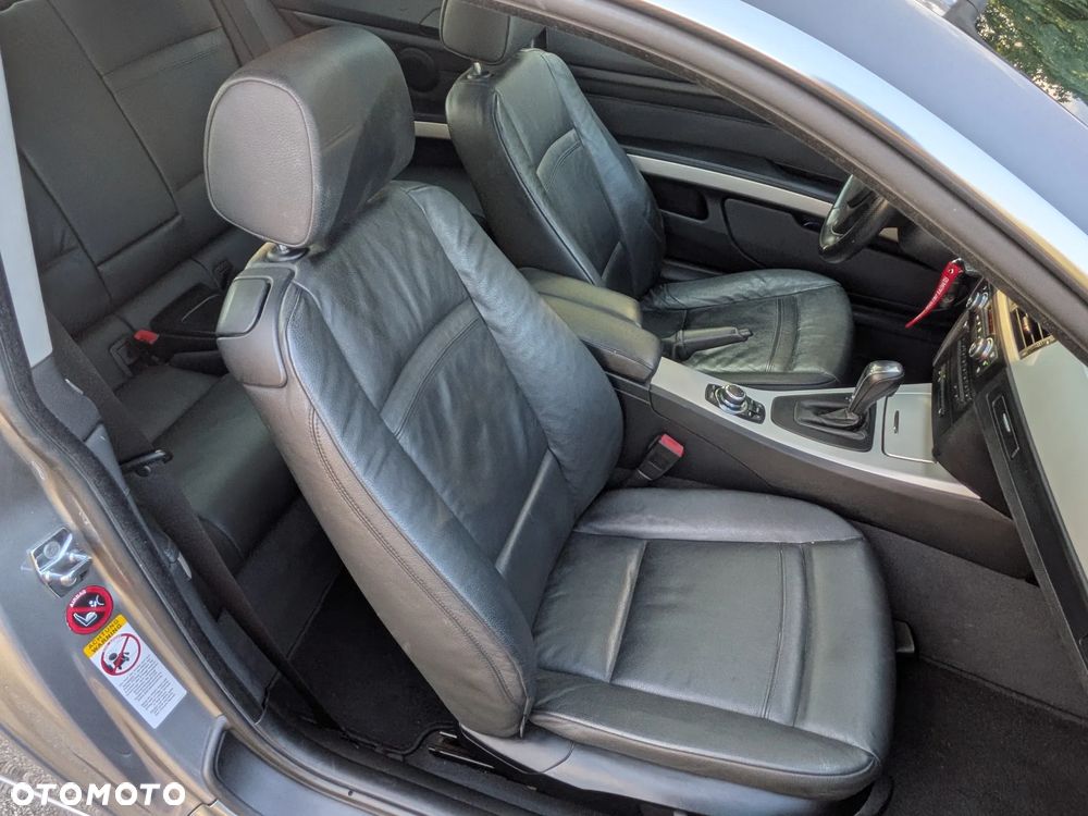 BMW Seria 3 325i - 33