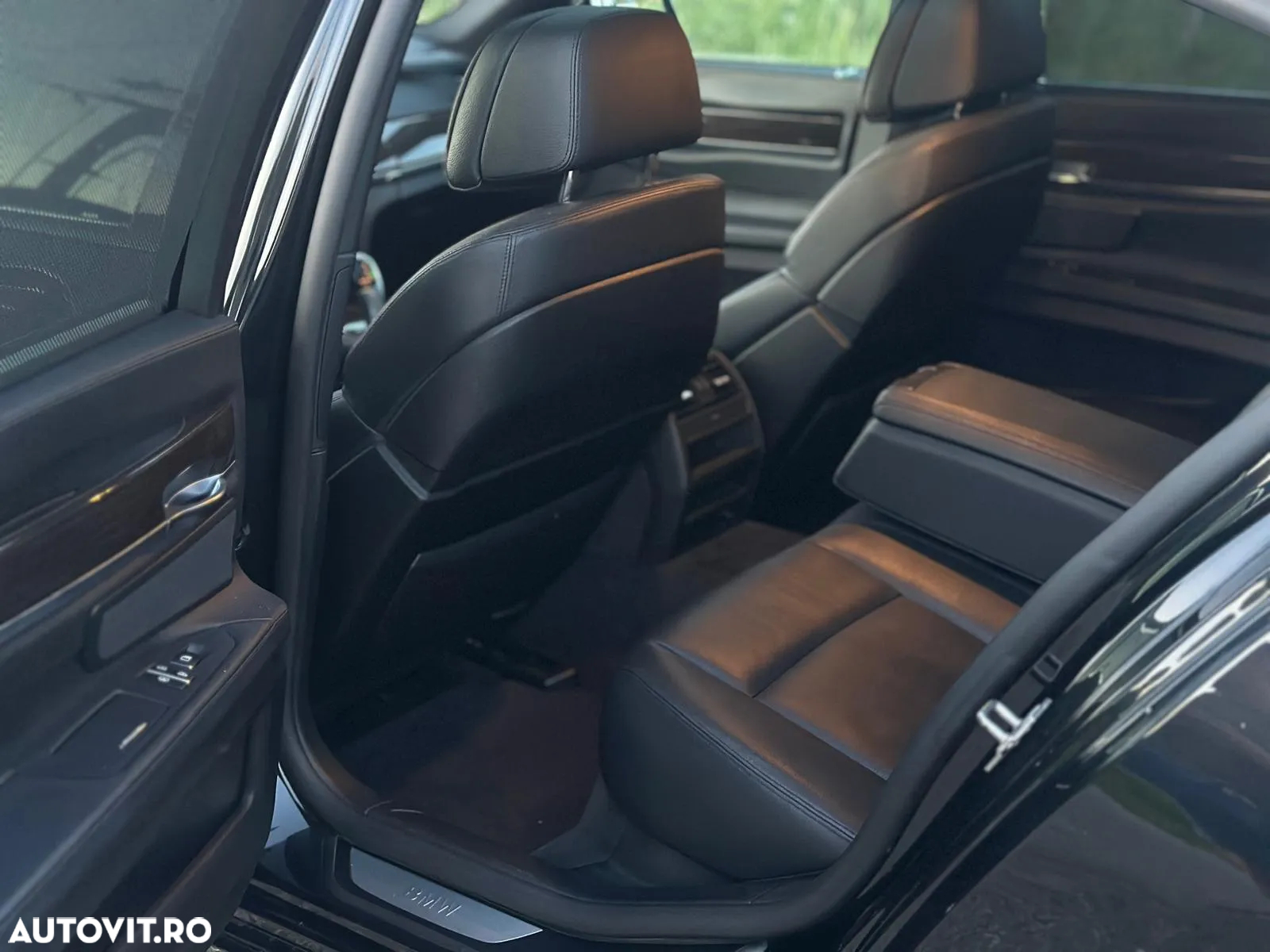 BMW Seria 7 740d xDrive - 14