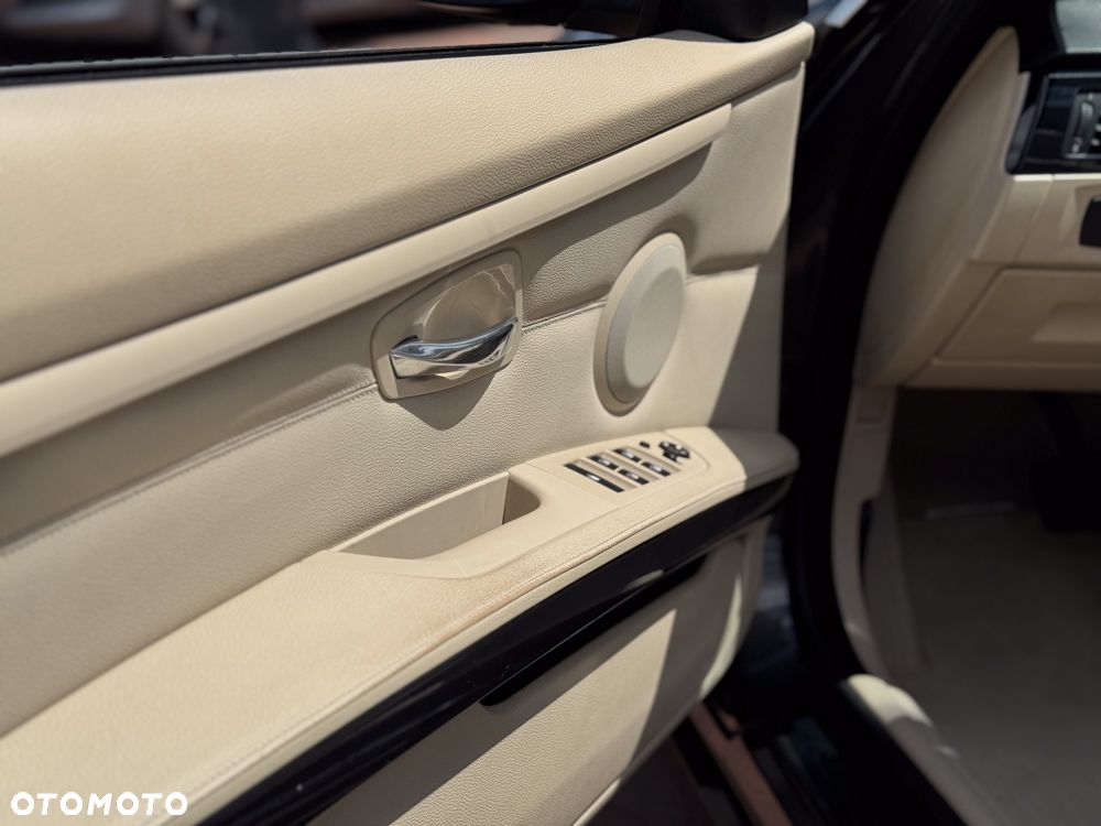 BMW Seria 3 320i Cabrio - 10