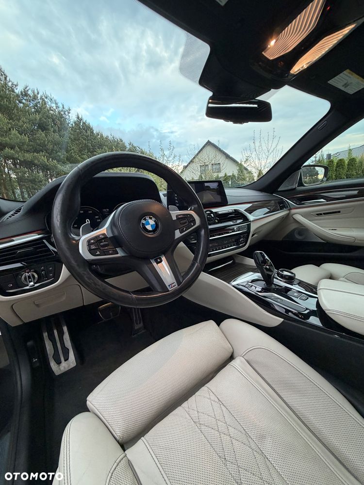 BMW Seria 5 M550i xDrive - 5