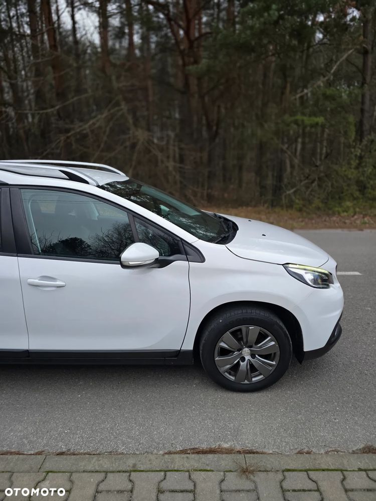 Peugeot 2008 BlueHDi 100 STOP & START Style - 12