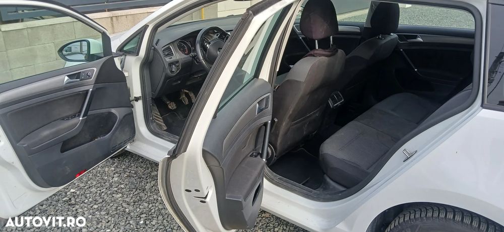 Volkswagen Golf 1.6 TDI BlueMotion Technology Comfortline - 11