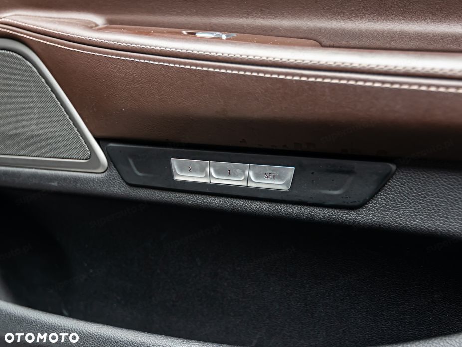 BMW Seria 7 740d xDrive - 11