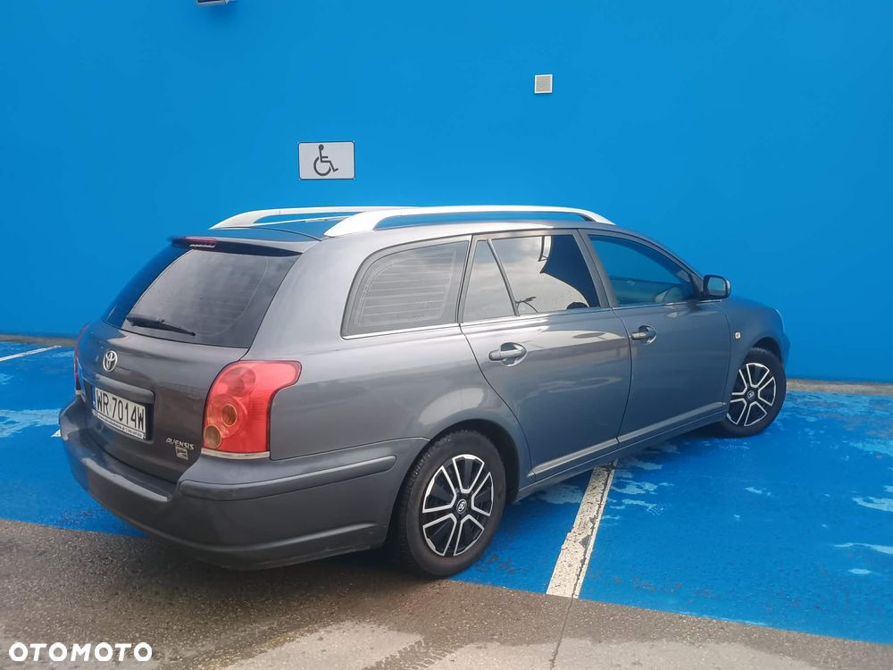 Toyota Avensis - 4