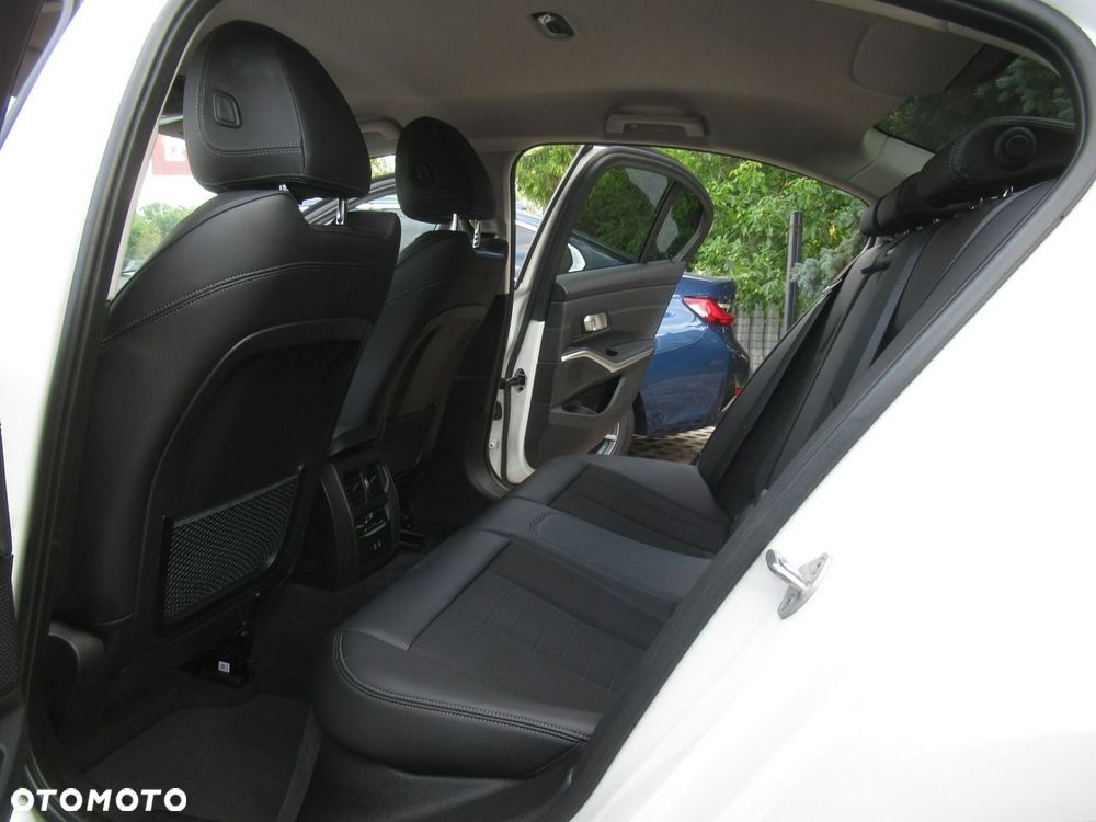 BMW Seria 3 318d MHEV Sport Line - 7