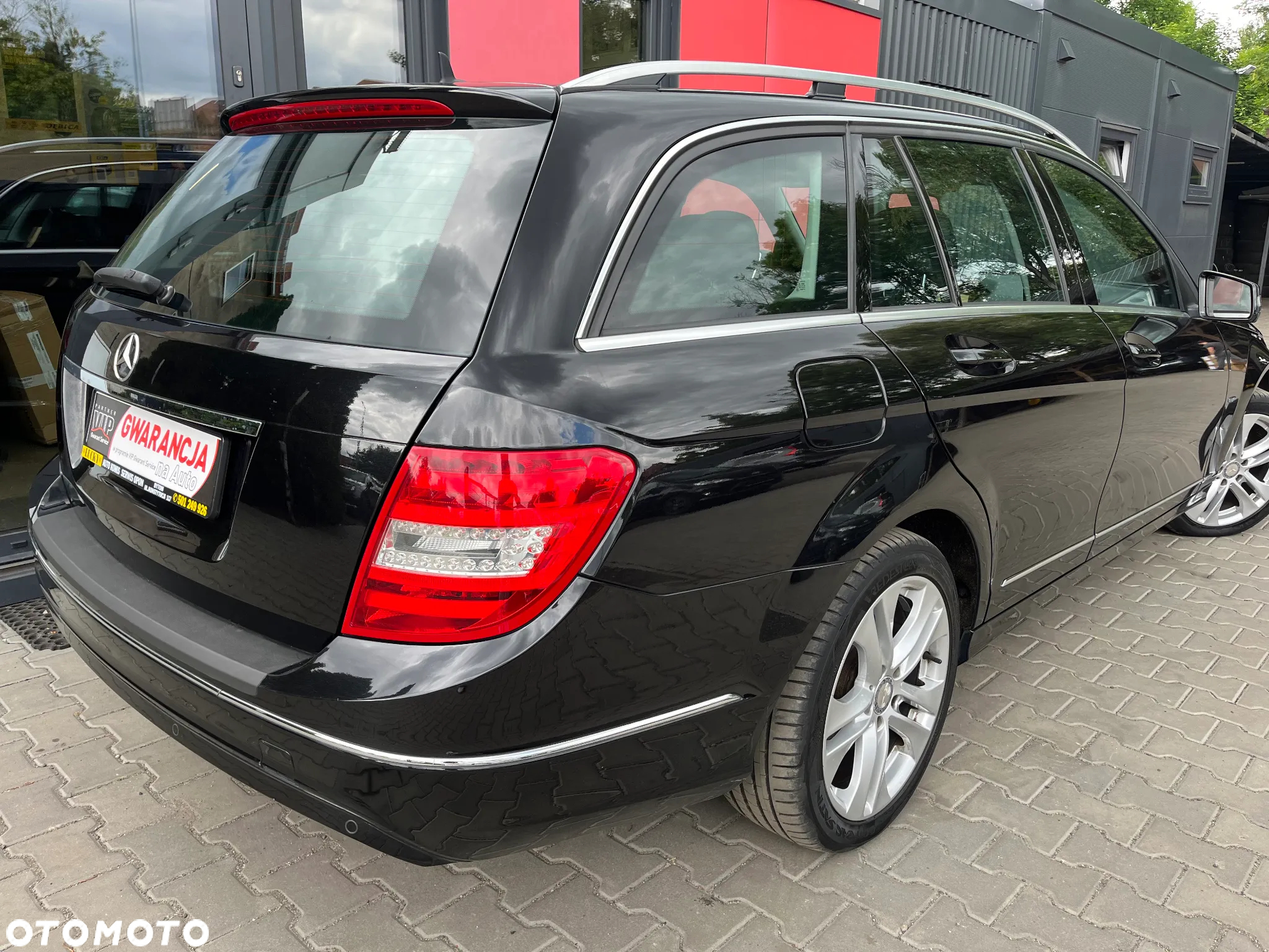 Mercedes-Benz Klasa C 180 T BlueEFFICIENCY 7G-TRONIC Avantgarde - 9