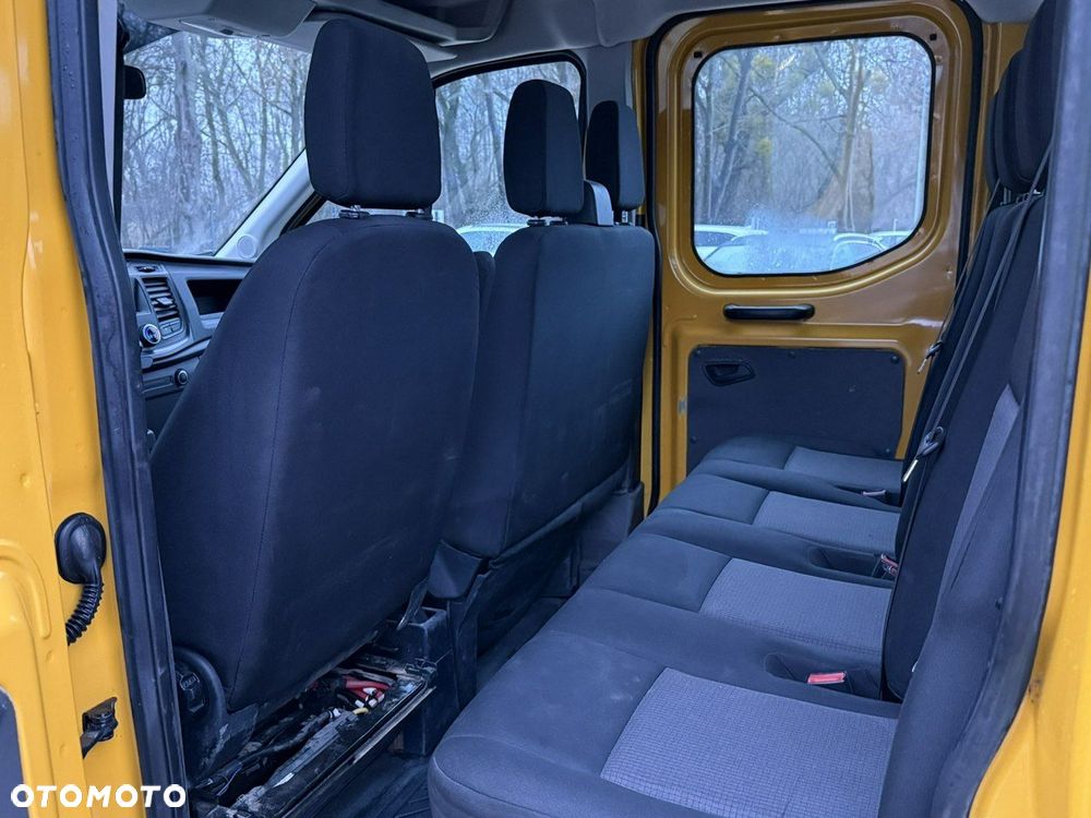 Ford Transit - 12