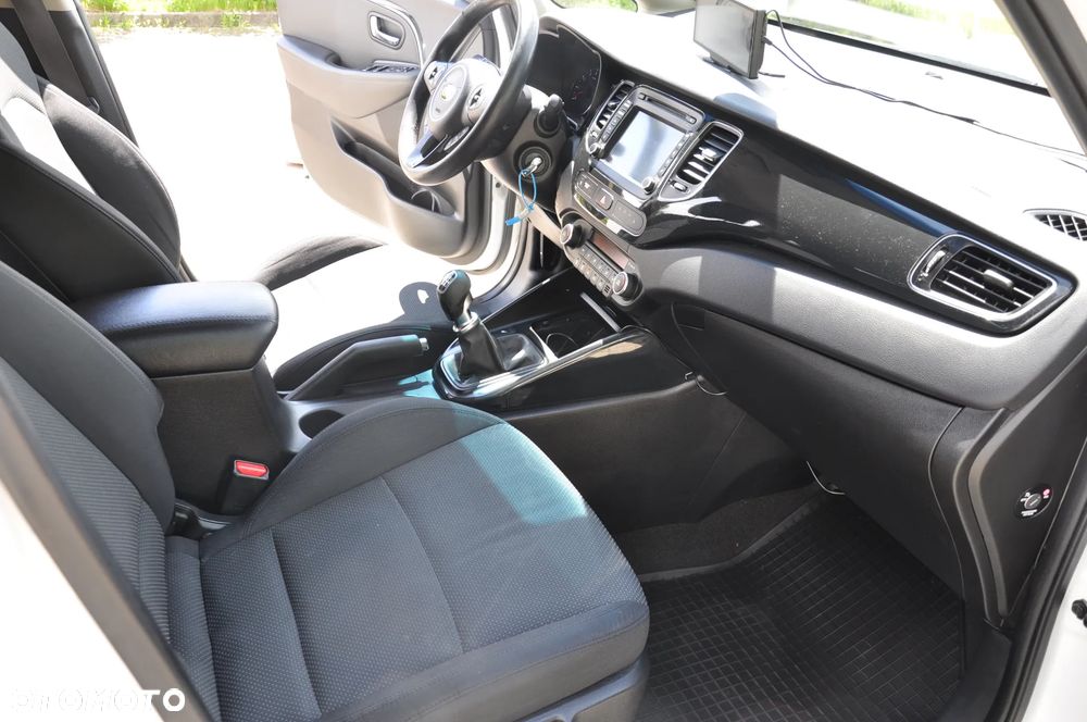 Kia Carens 1.6 GDI L - 15