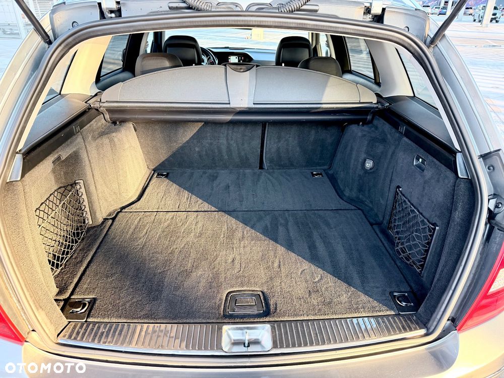 Mercedes-Benz Klasa C 220 CDI DPF BlueEFFICIENCY 7G-TRONIC Avantgarde Edition - 32