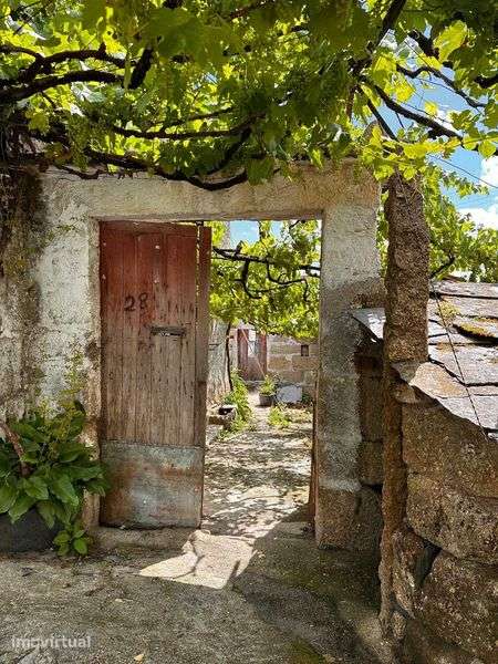 Casa de pedra com terreno em aldeia, em Penafiel - Grande imagem: 4/11
