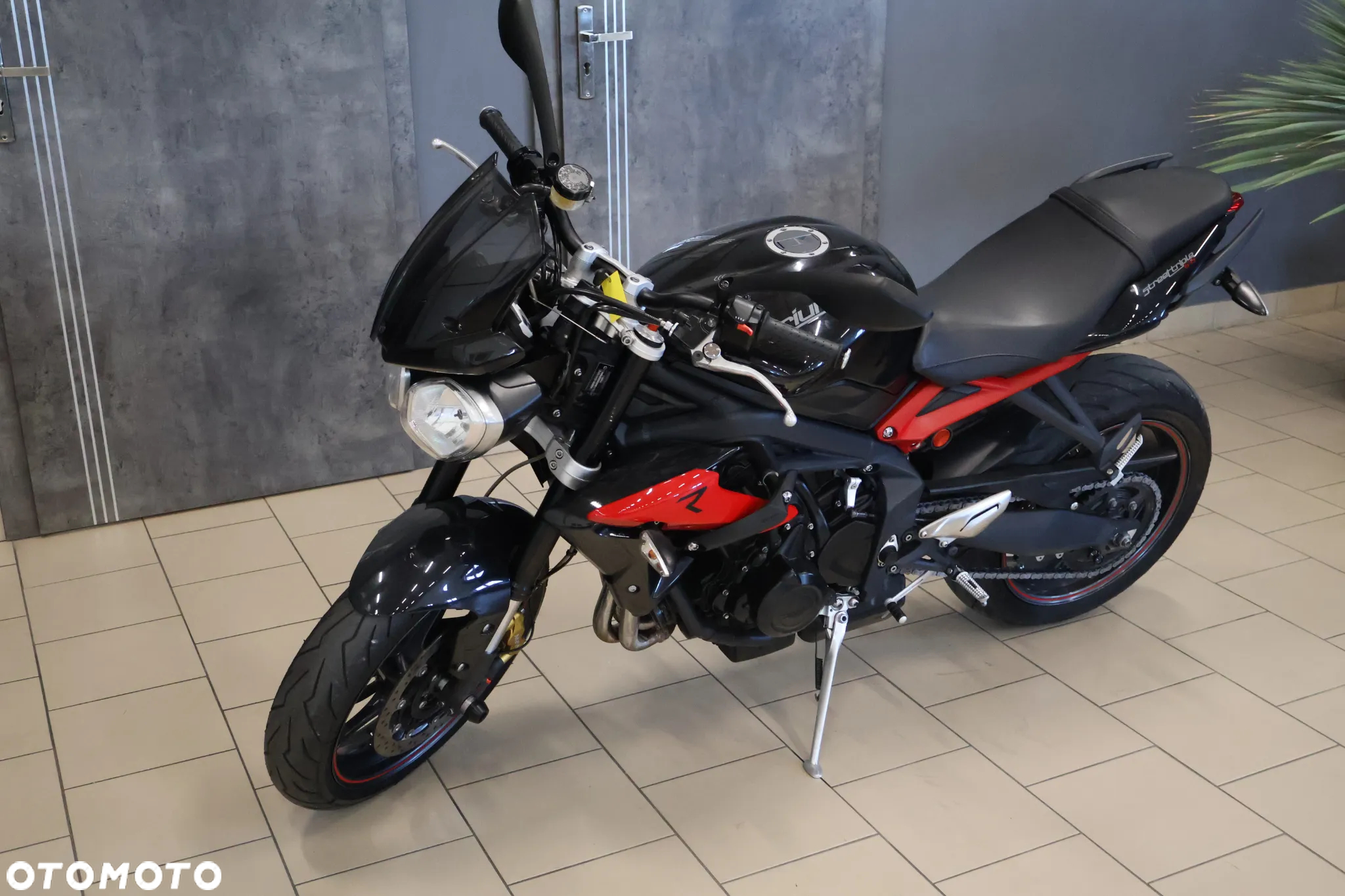 Triumph Street Triple - 14