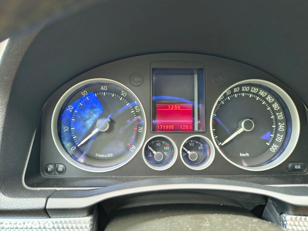 Volkswagen Golf R32 - 22