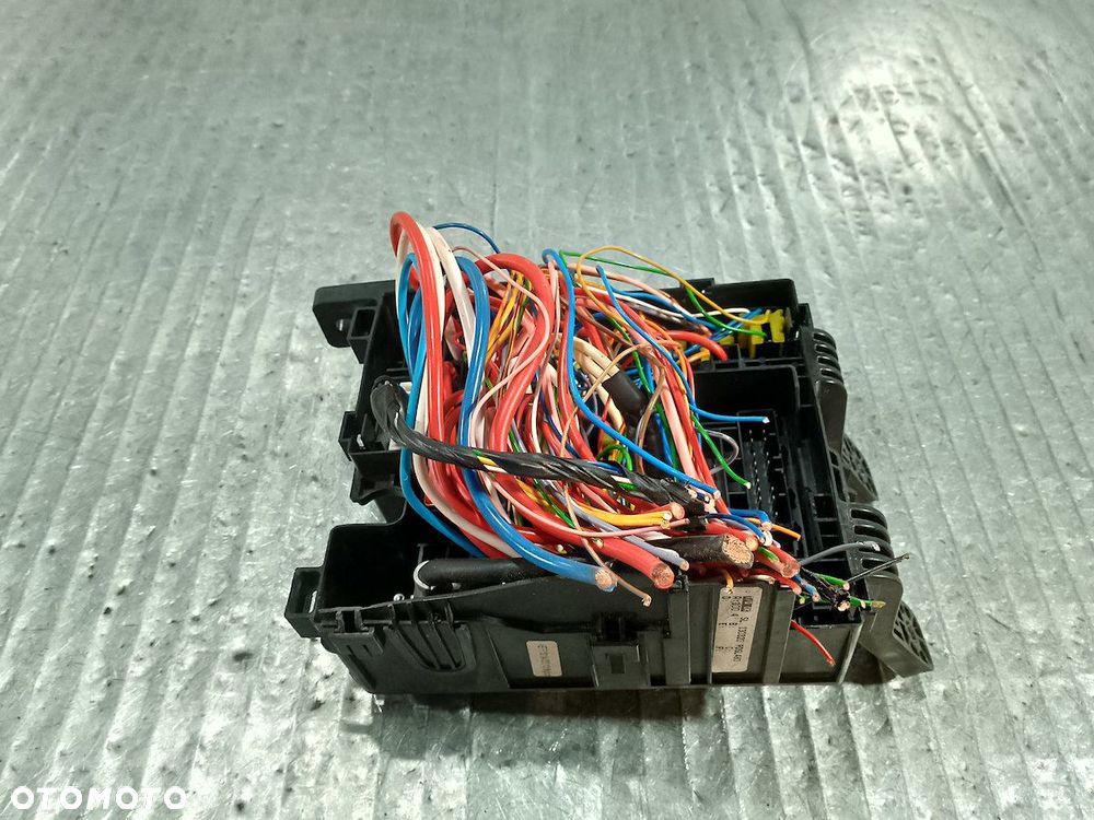 SKRZYNKA BEZPIECZNIKÓW WEWNĘTRZNA KIA SPORTAGE III 91451-3U484 1.7 CRDI - 5