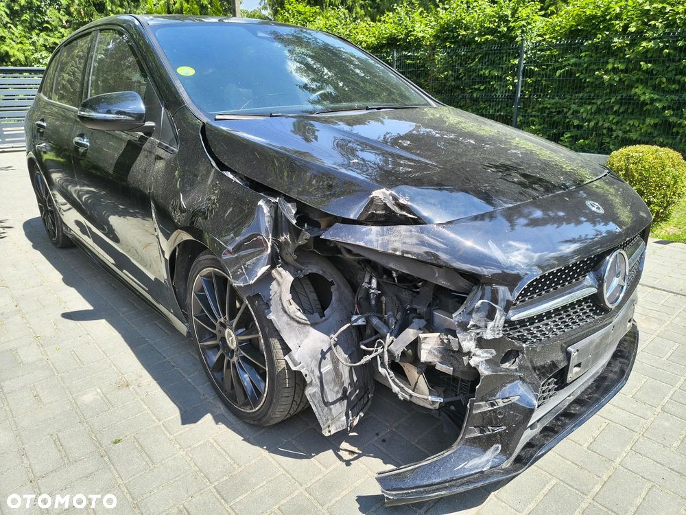 Mercedes-Benz Klasa B 180 d 7G-DCT AMG Line - 4
