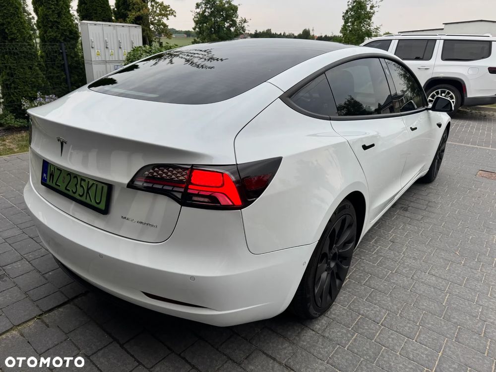 Tesla Model 3 - 8