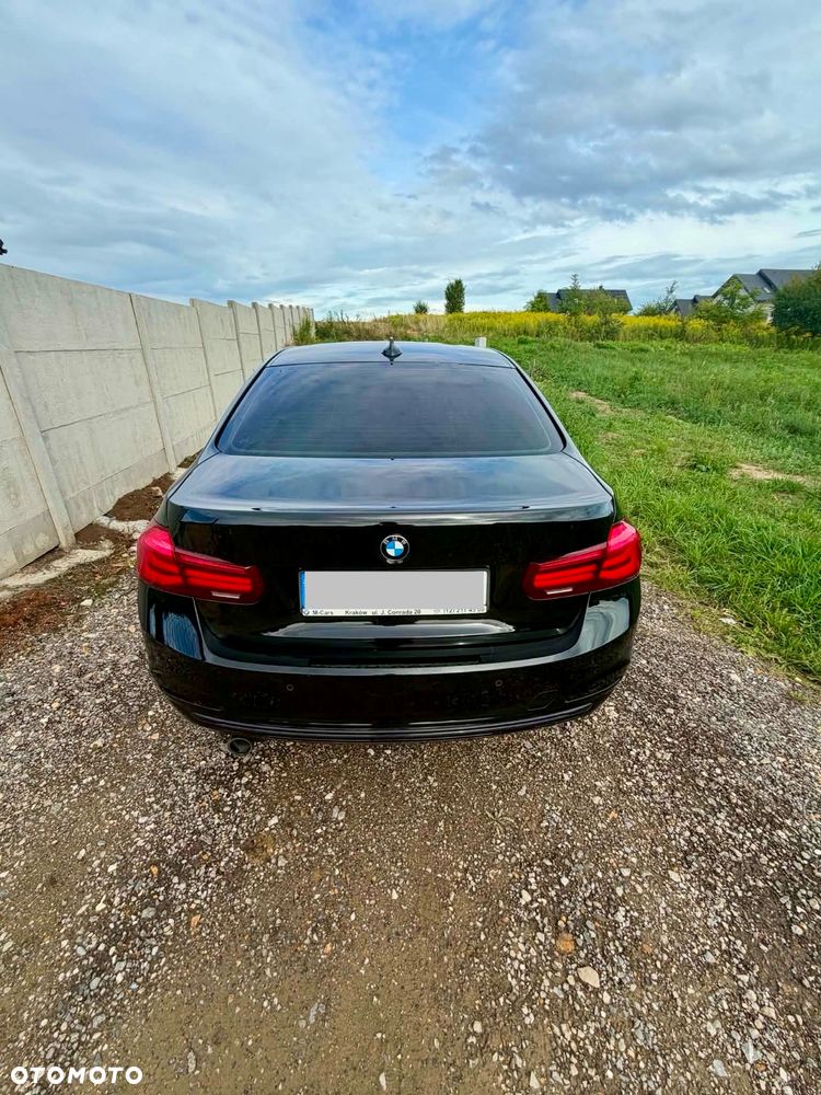 BMW Seria 3 318i - 4